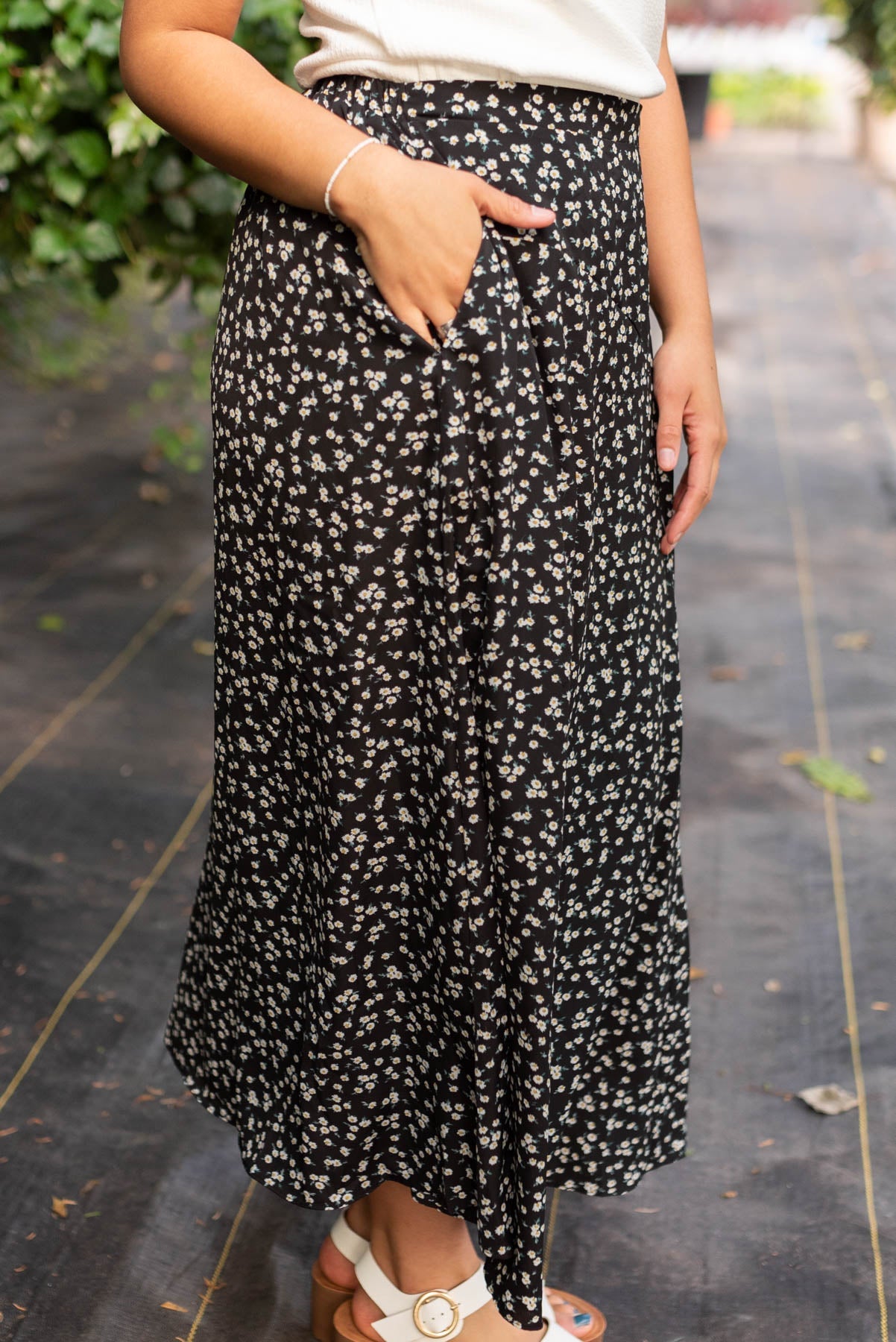 Annalee Black Daisy Skirt